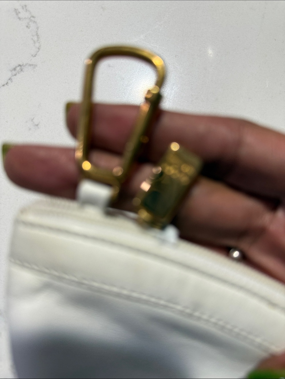 Gucci White Leather Mini Coin Pouch with Gold Zipper - Picture 9 of 13